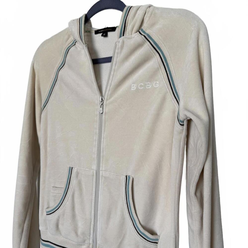 Vintage Y2K 2000s cream BCBG Velour Velvet tracksuit zip up hoodie Jacket